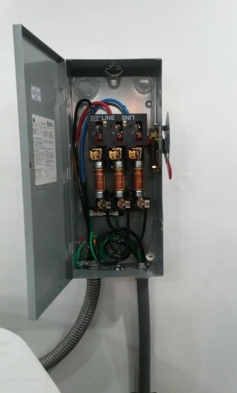 Three-phase disconnect switch installed for Electrical Wiring & Rewiring in Iowa Park